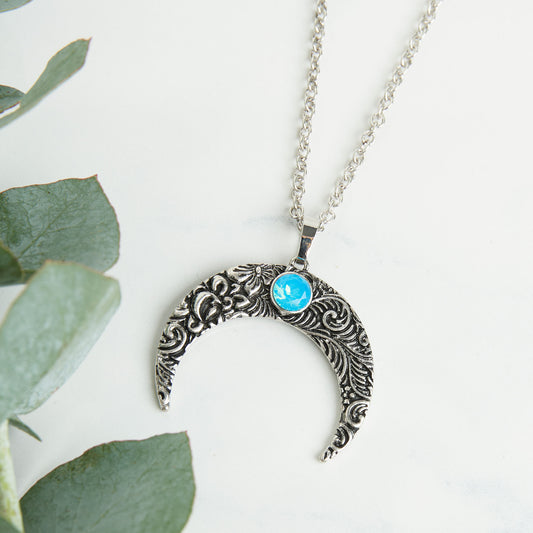 Zenni Engraved Antique Silver Moon 18" Pendant Necklace