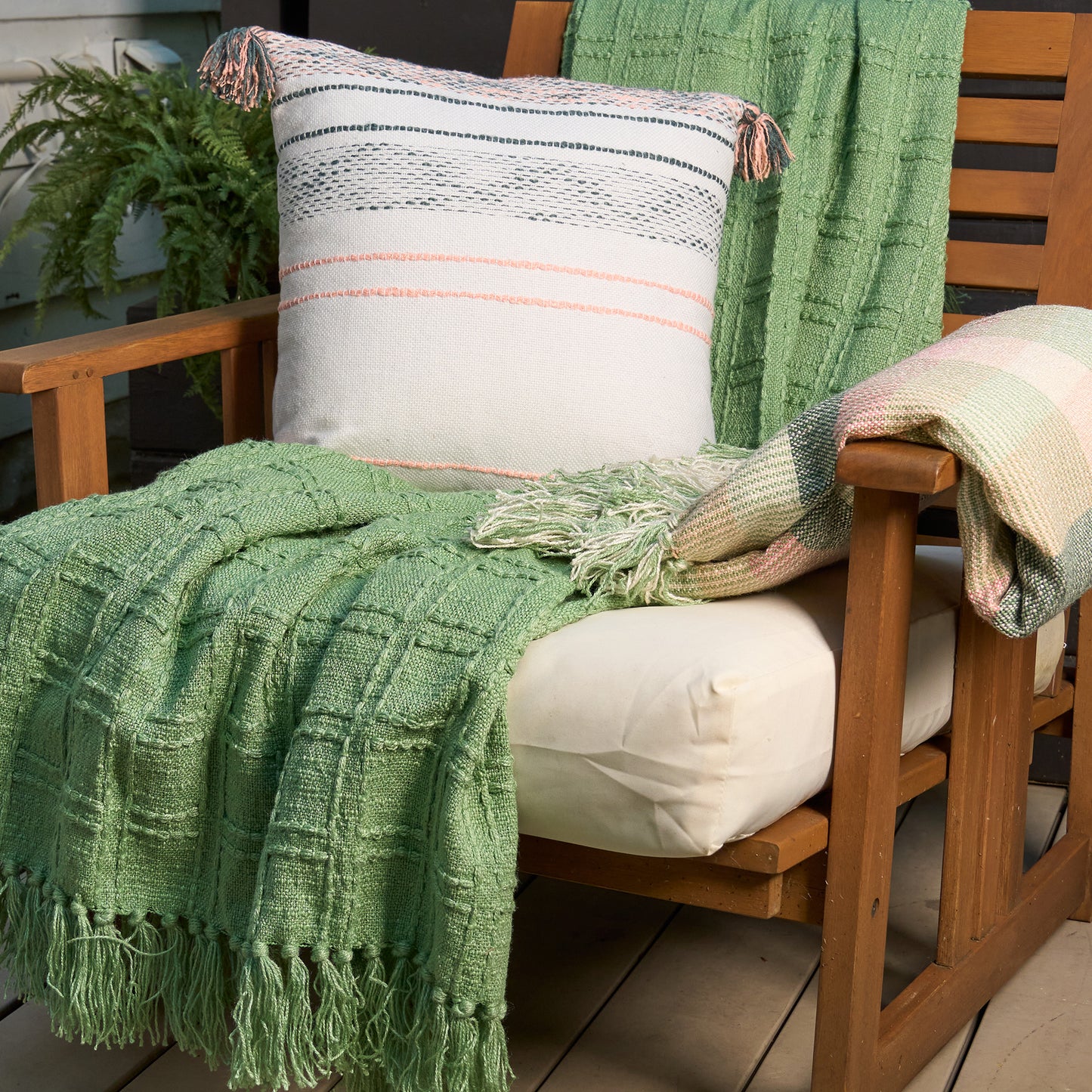 Jayde Sage Handwoven Indoor/Outdoor 50x70" Throw Blanket