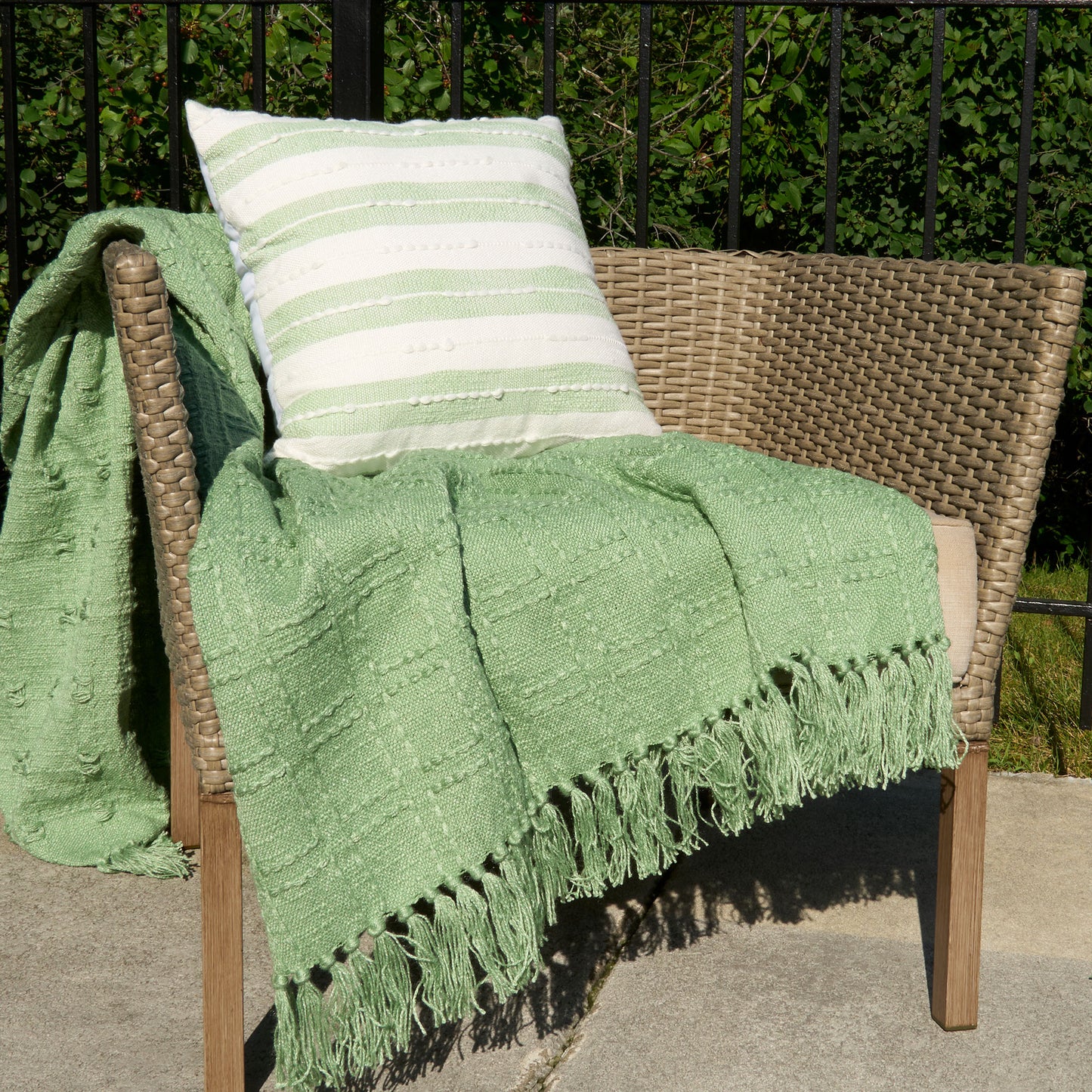 Jayde Sage Handwoven Indoor/Outdoor 50x70" Throw Blanket