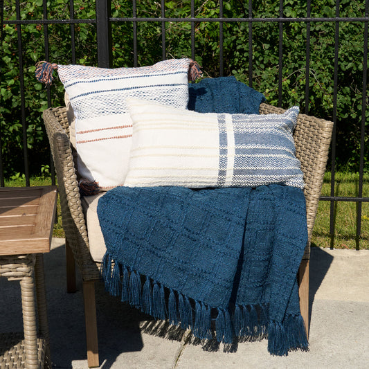 Jayde Teal Handwoven Indoor/Outdoor 50x70" Throw Blanket