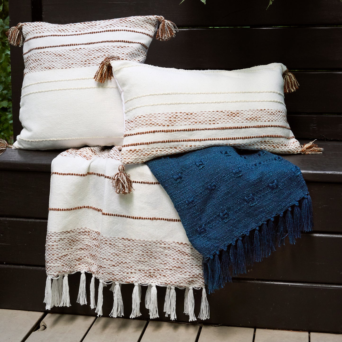 Jayde Teal Handwoven Indoor/Outdoor 50x70" Throw Blanket