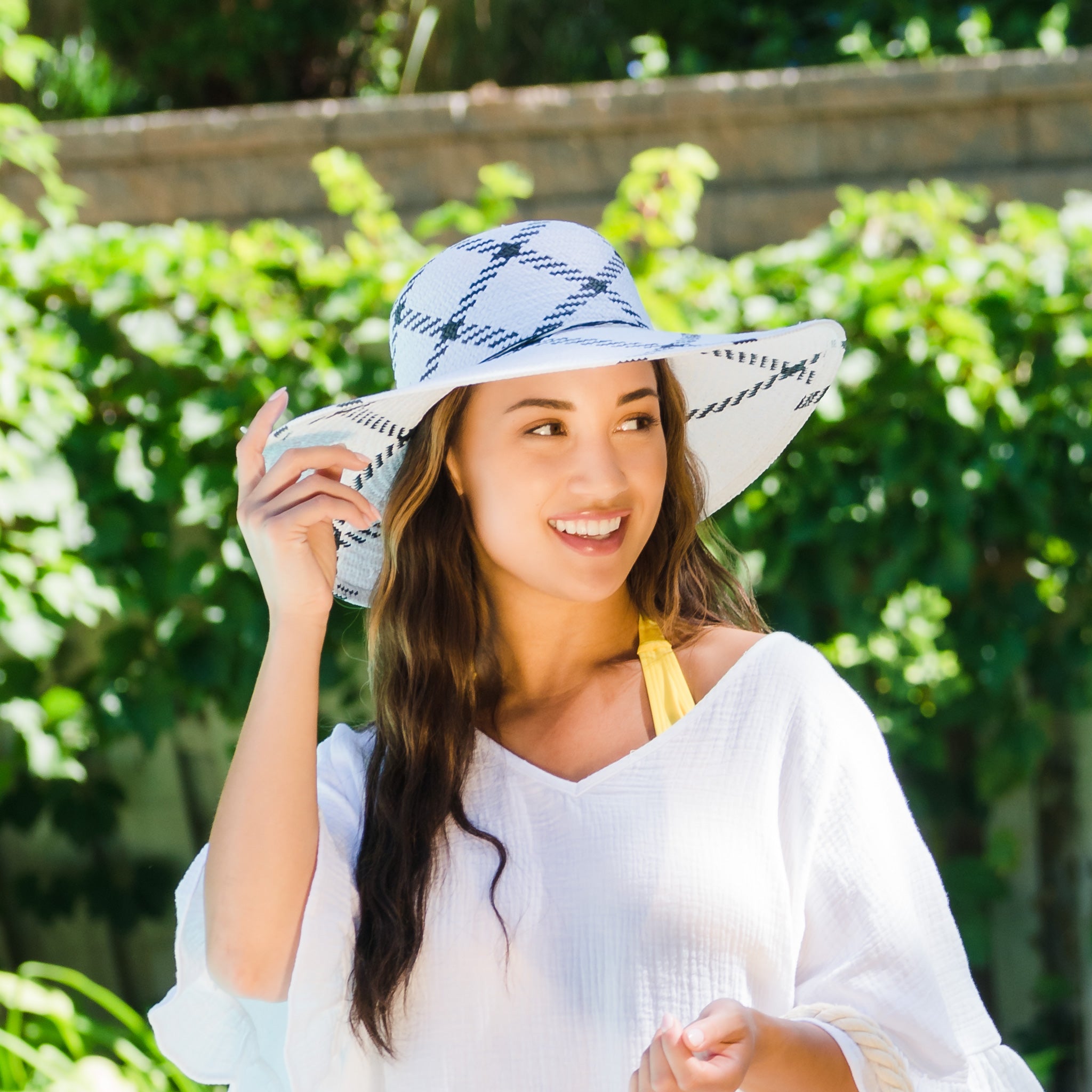 Black and white floppy sun hat online